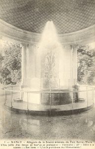 Vieille carte postale qui montre le geyser de la fontaine Lanternier